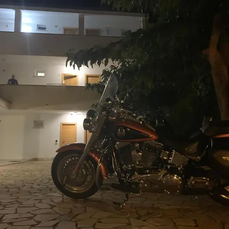 Meta 3* サンタ・テレーザ・ガッルーラ