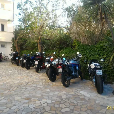 Meta Hotel 3*
